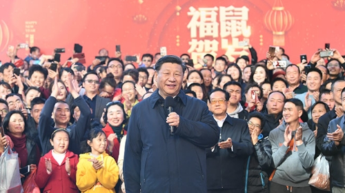 习近平春节前夕赴云南看望慰问各族干部群众...
