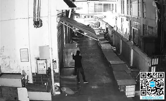 男子偷换二维码“帮”60余户商家收钱 嫌...