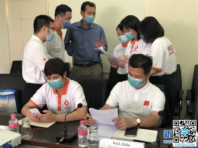（国际疫情·图文互动）（7）“工作忙碌又细致，经验丰富又专业”——一名柬埔寨青年眼中的中国援柬抗疫医疗专家组