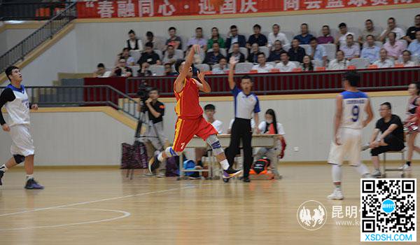 2 投篮瞬间。记者谭石艳 摄 2 投篮瞬间。记者谭石艳 摄