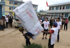 昆明桃园家具城家具下乡精准扶贫公益活动第...